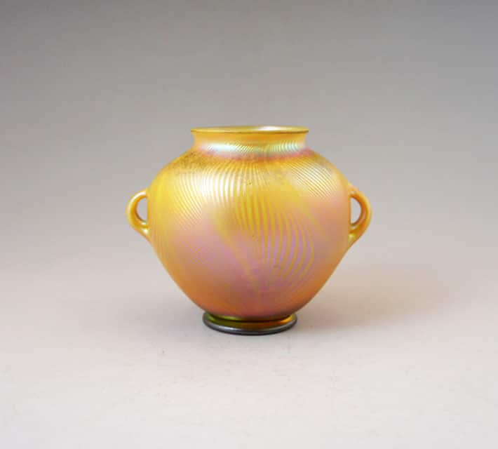 L.C.ティファニー「取手付 小花瓶」《アンティックかとう》