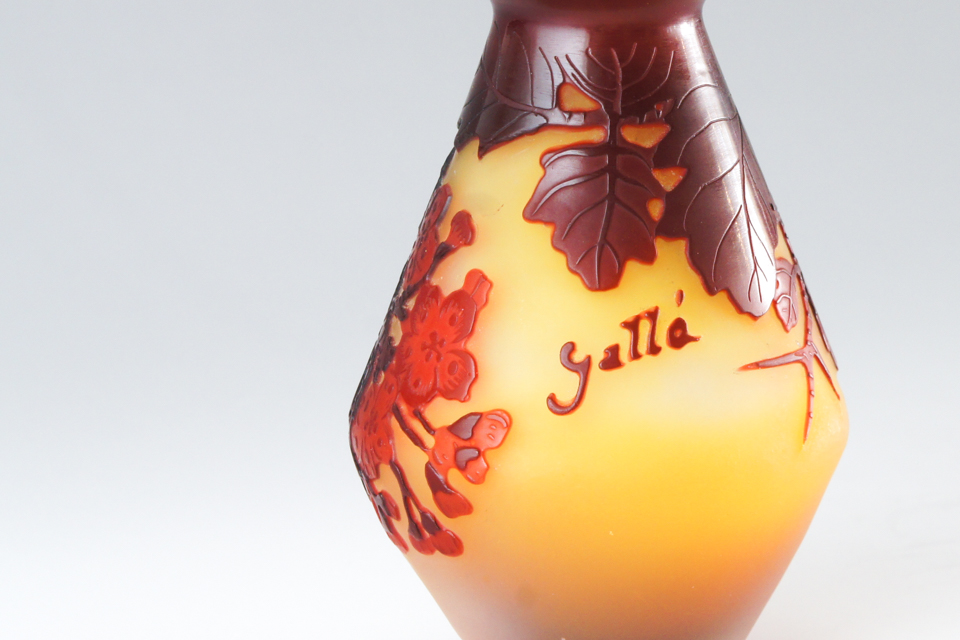 エミール・ガレ「桜文花瓶」《アンティックかとう》