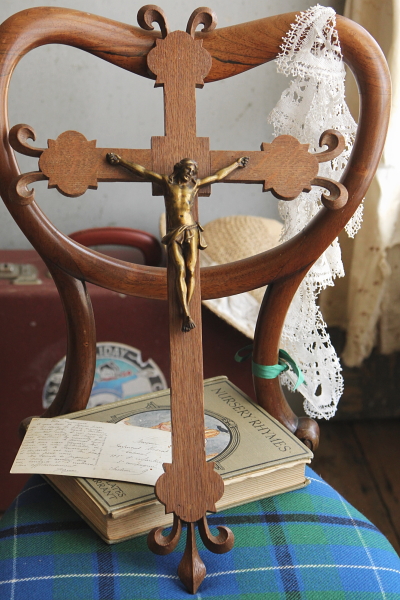 十字架の石膏型 聖水盤 ベニチエ フランス アンティークストリュフ