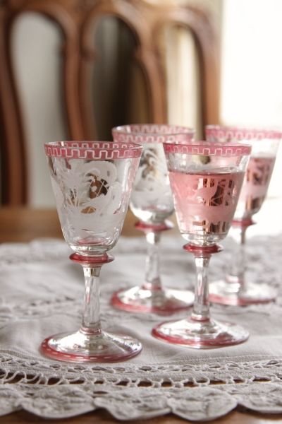 アンティークボヘミアングラス リキュールグラス ピンク チェコ