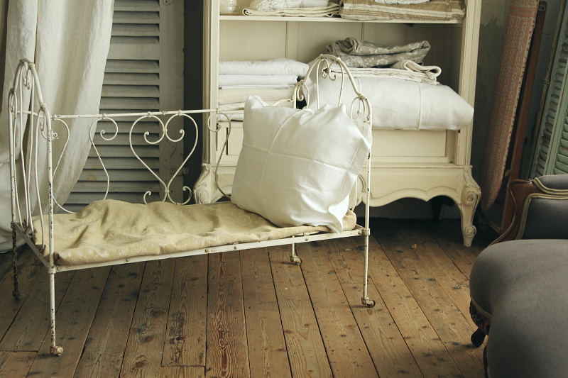 アンティークアイアンベビーベッド フランス 折りたたみ 【Antiques