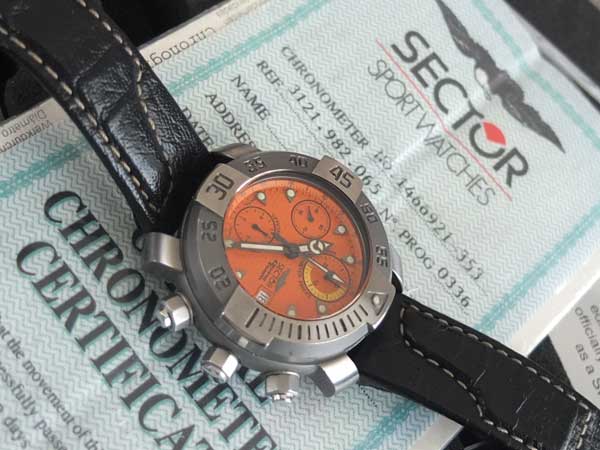 セクター ダイビングチーム1000 チタン ダイバークロノグラフ限定品