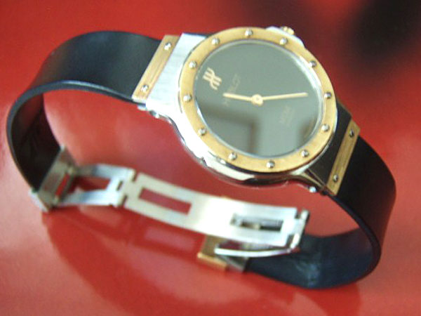 ウブロ HUBLOT MDMジュネーブ 18K/SS ラバーベルト 廃盤品 激安で
