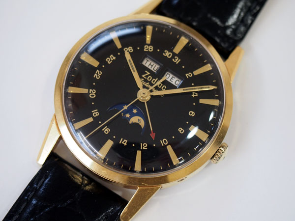 ゾディアック ムーンフェイズ トリプルカレンダー 自動巻き 黒文字盤