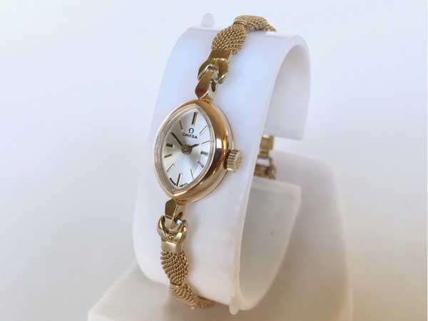オメガ 金張りレディースウォッチ アーモンド型 手巻き 美品 | アン