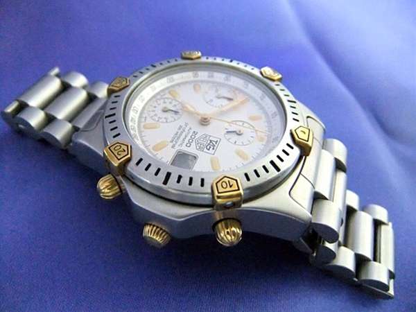 タグ・ホイヤー 2000シリーズ クロノグラフ プロフェッショナル 200m