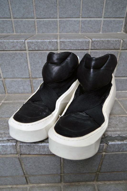 JULIUS ユリウス】ポリゴンソールインヒールスニーカー