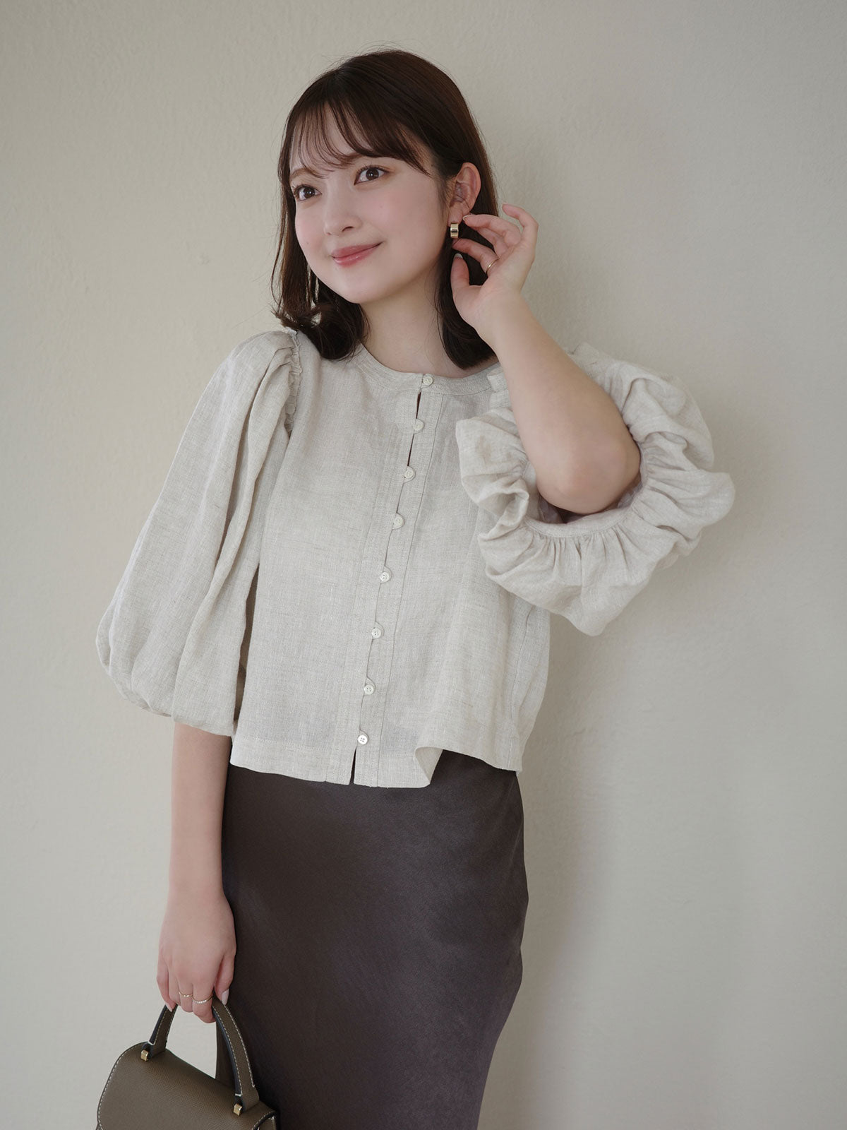 ánuans 公式サイト｜Tops