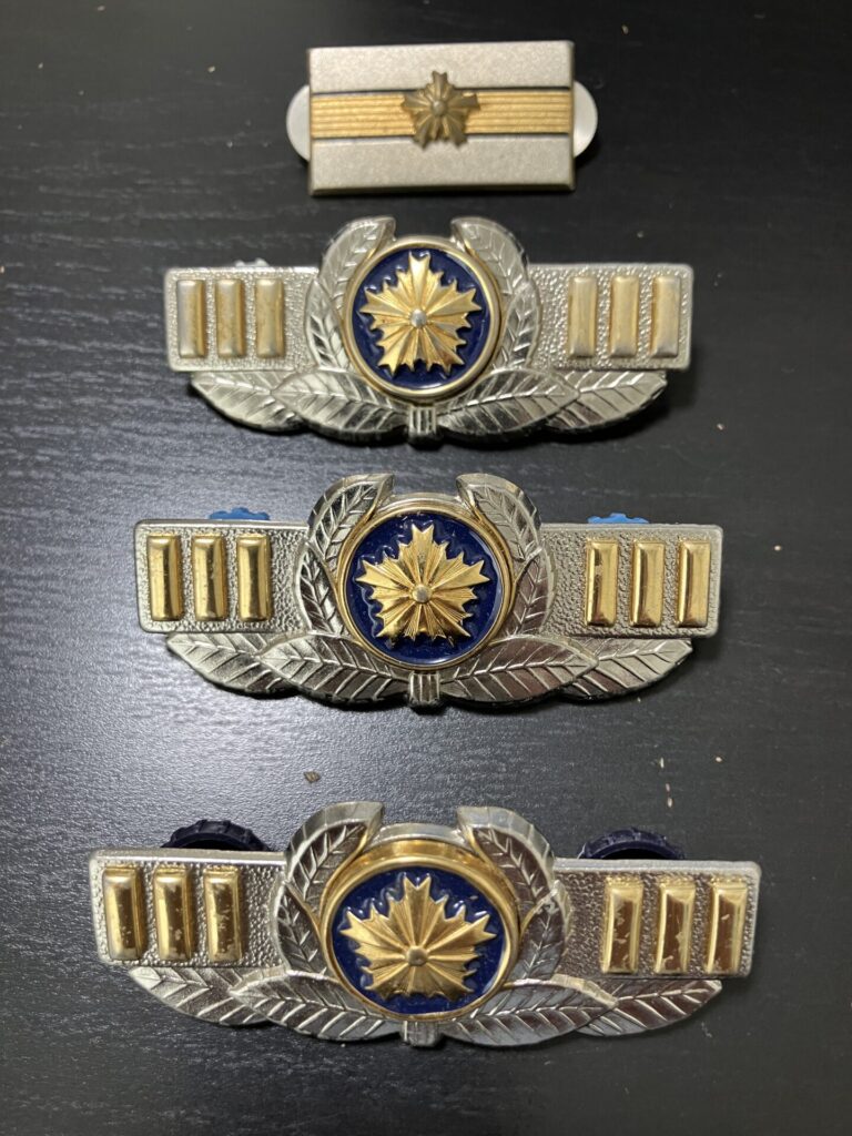 警察官の階級章【元警視庁警察官が解説】 - 行政書士淺利法務事務所