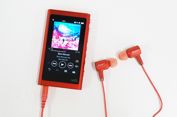 ASCII.jp：ウォークマンの高音質をスマホで生かせる「NW-A50」：Xperia