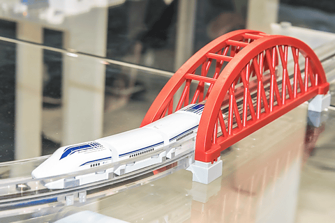 タカラトミー、世界初の磁力で浮上・走行できる玩具「リニアライナー