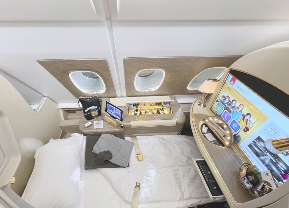 エミレーツ航空、ファーストクラスと機内ラウンジもやっぱり豪華！ 超