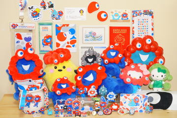 万博会場ストア限定「ファミリア」コラボが増産・追加販売。ワッペン