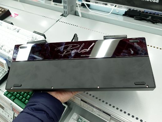 金属筐体でテンキーレスなラピトリ対応キーボード「MorkBlade BOLD 87
