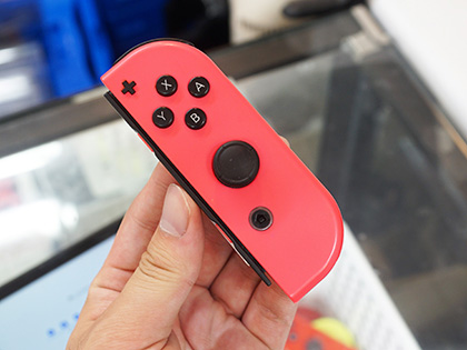 Nintendo Switchの「Joy-Con」が1,100円！ワールドモバイルで期間限定