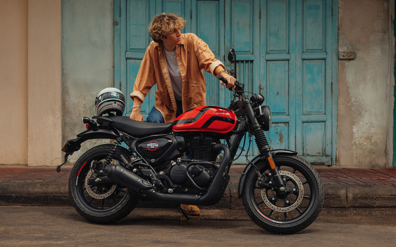 ロイヤルエンフィールド、「ハンター350」2025年モデル 東京の