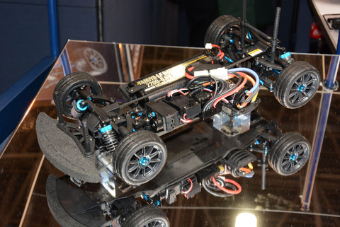 静岡ホビーショー】V字型シャーシやギアの位置。「1/10RC TA08 PRO