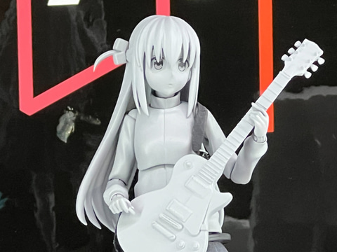 ぼっち・ざ・ろっく」より主人公の後藤ひとりがアクションフィギュアに