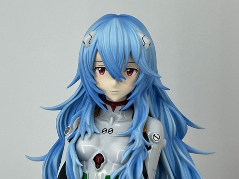 シンエヴァ」より綾波レイとアスカの“XL size”フィギュアが登場