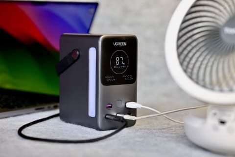 地震で停電もこれで安心!? デカすぎるモバイルバッテリーが日常でも