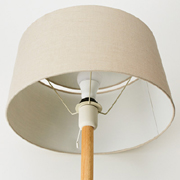 無印良品、麻シェードを使ったLEDスタンドライトとフロアライト - 家電