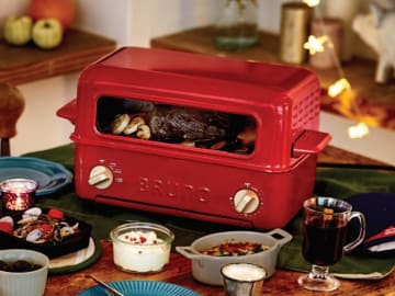 BRUNO、トップオープン式で食卓の中心に置けるトースターグリル - 家電
