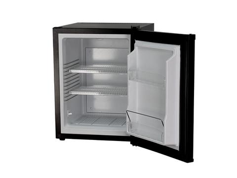 350ml缶を33本収納できる、駆動音を排除した超静音のペルチェ式小型