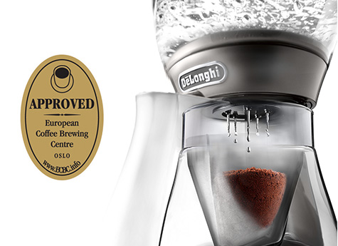 デロンギ、アイスコーヒーモードを搭載した砂時計デザインのコーヒー