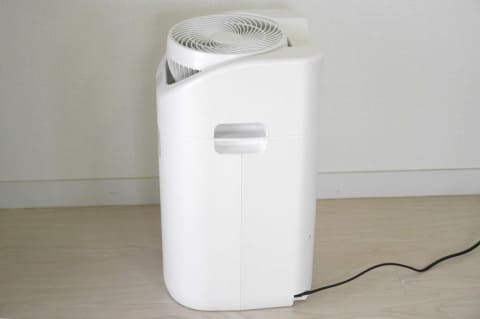 サーキュレーターと連動する除湿機で部屋干しはカラッと乾く?【家電