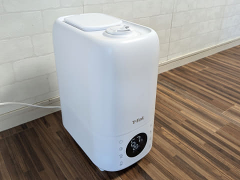 ティファール加湿器はコンパクトなのに静かでパワフル リビングに