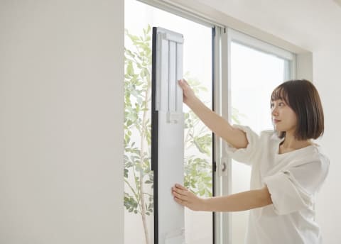 アイリスのスポットクーラー、ドアの隙間から排熱できる - 家電 Watch