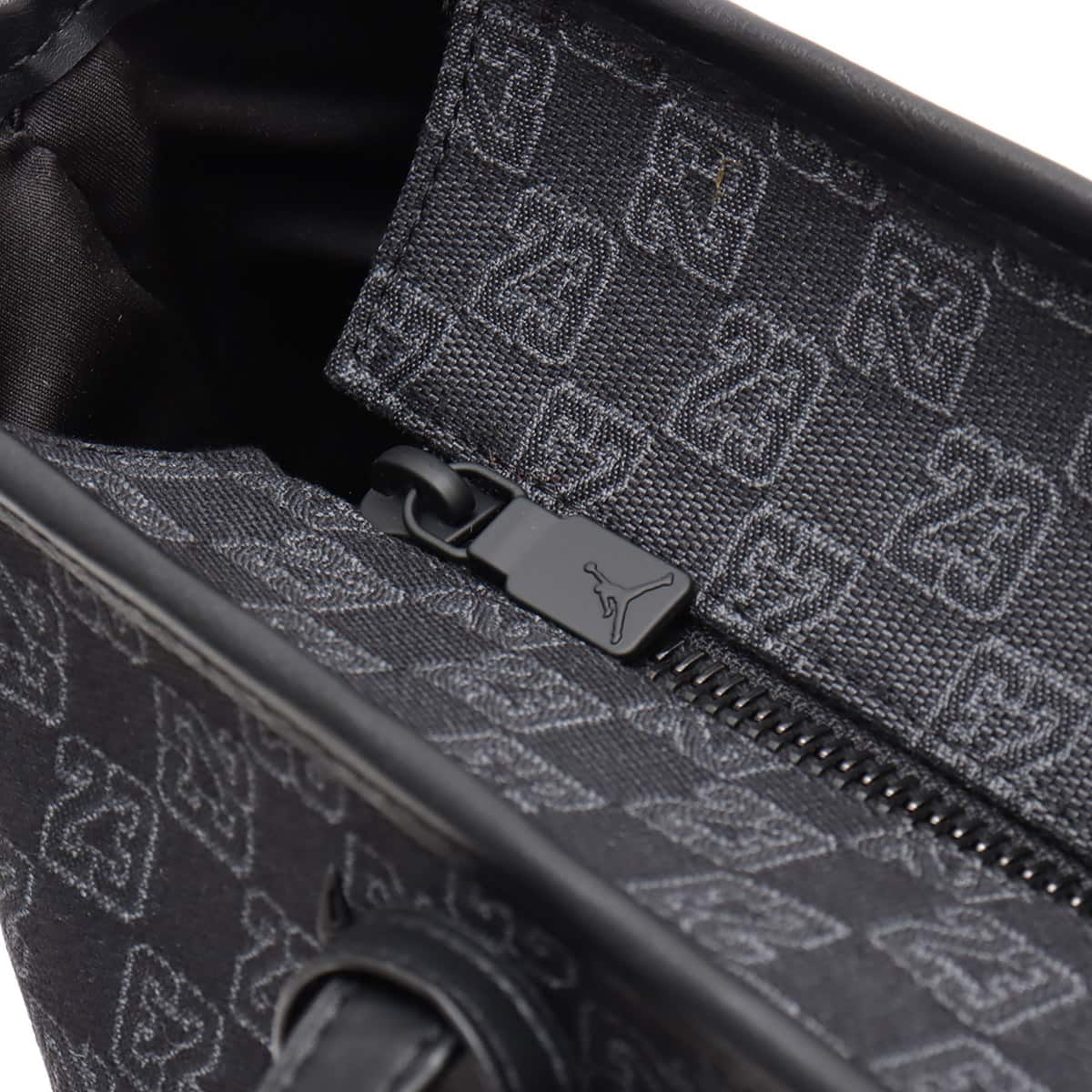 JORDAN BRAND MONOGRAM TOTE BLACK（ジョーダン ブランド モノグラム