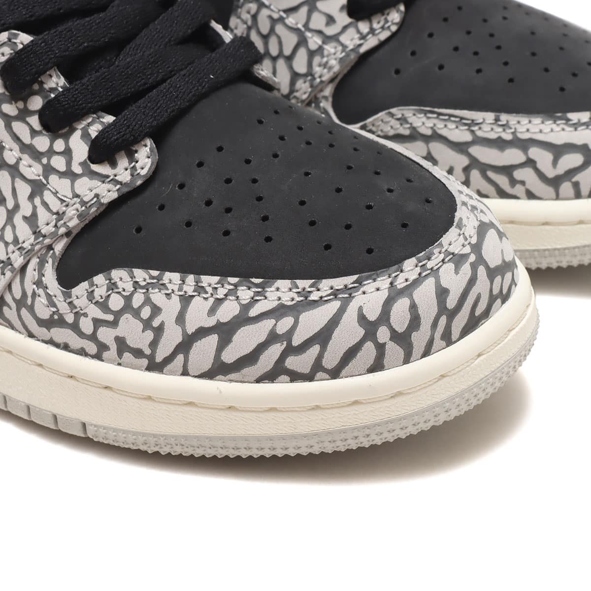 JORDAN BRAND AIR JORDAN 1 RETRO LOW OG GS BLACK/MUSLIN-TECH GREY