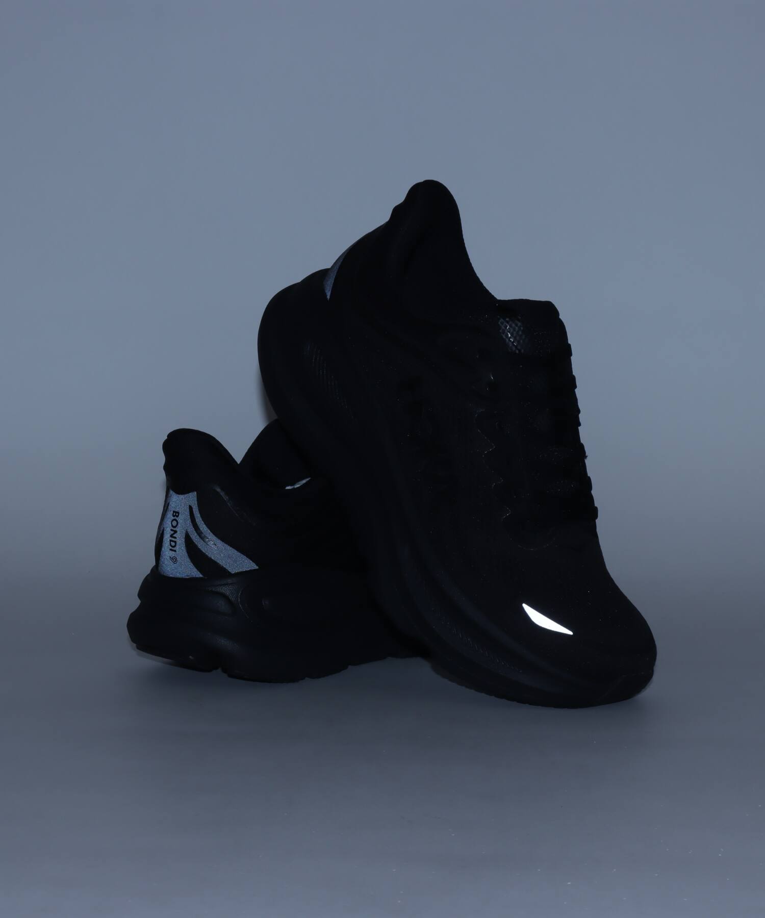 HOKA BONDI 9 BLACK / BLACK（ホカ ボンダイ 9-ブラック） | atmos