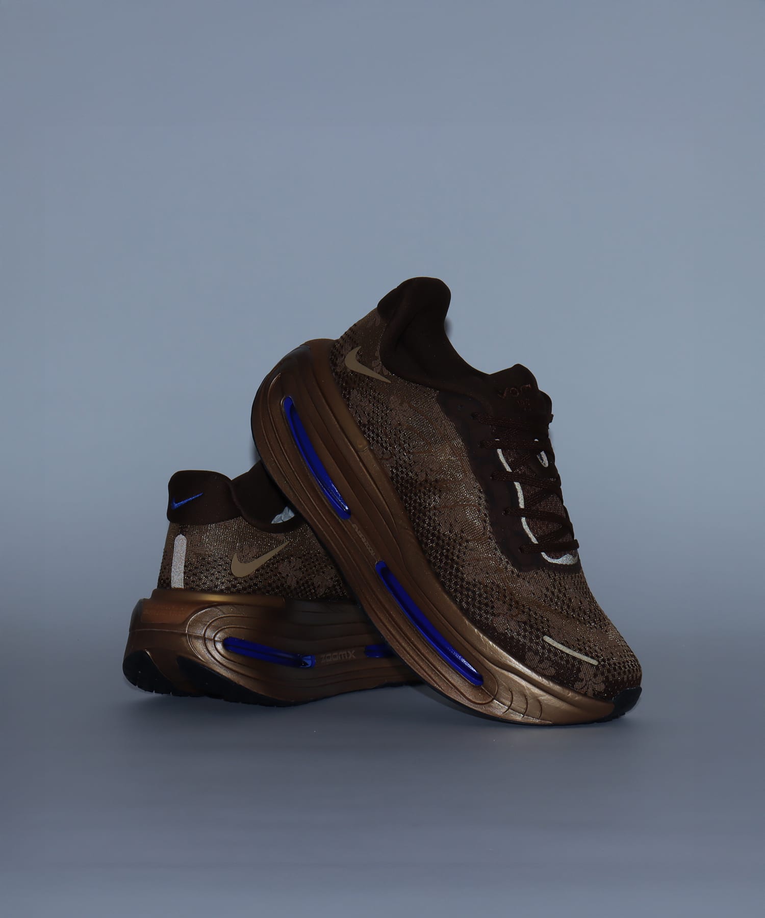 NIKE W NIKE VOMERO PREMIUM QS FDL FLT STOUT/FLT STOUT-CACAO WOW