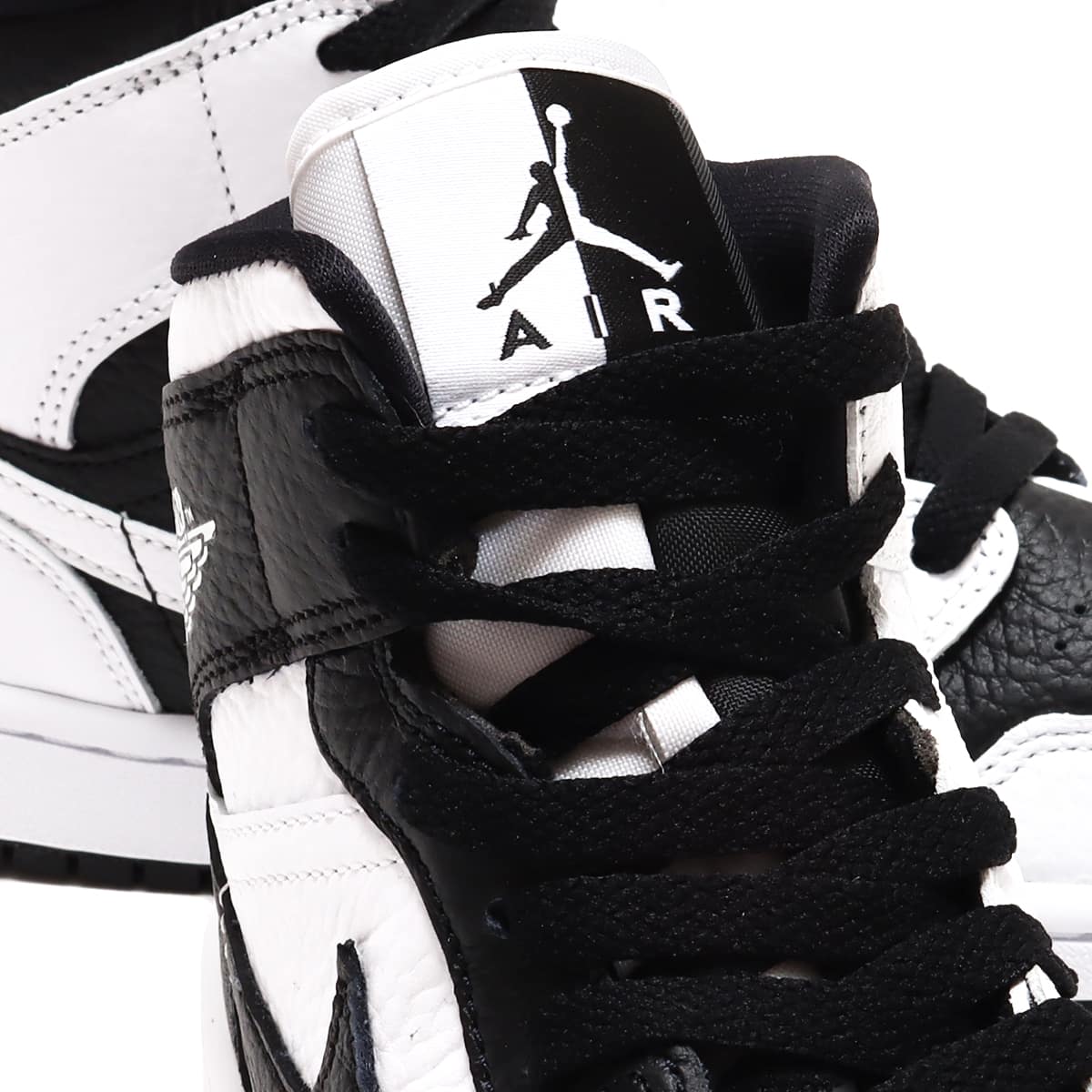 JORDAN BRAND WMNS AIR JORDAN 1 MID SE WHITE/BLACK-WHITE