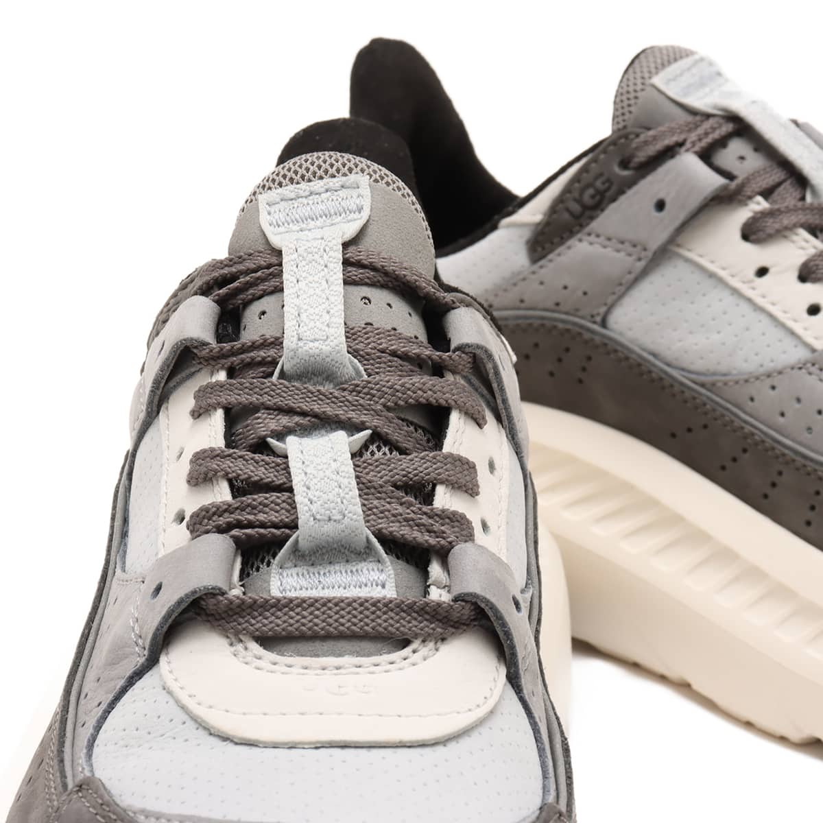 UGG CA805 V2 NUBUCK GRAY（アグ シーエーハチマルゴ ブイツーヌバック