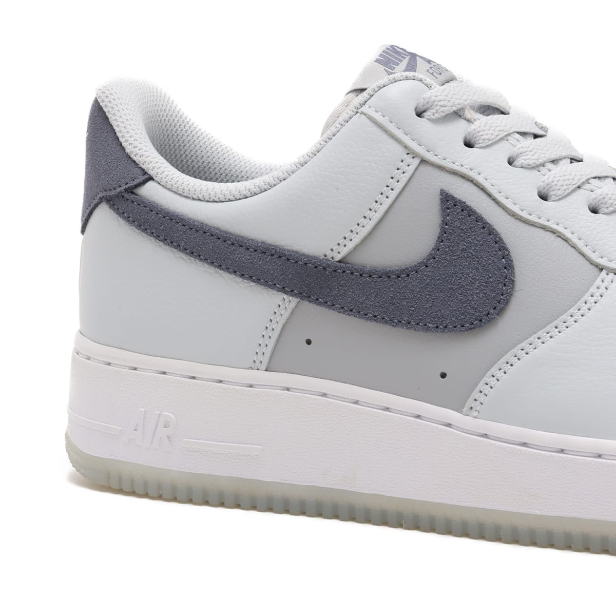 NIKE AIR FORCE 1 '07 LV8 PURE PLATINUM/LIGHT CARBON-WOLF GREY