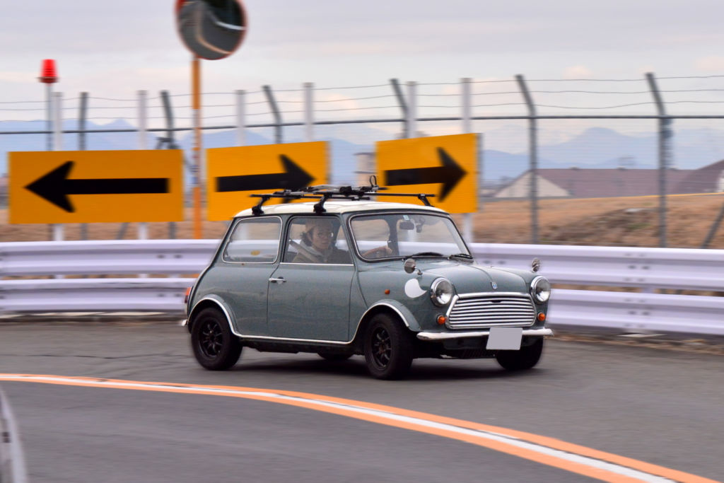 1989年式ローバーミニに愛を捧ぐ。モノを大切にする30代男性の等身大な