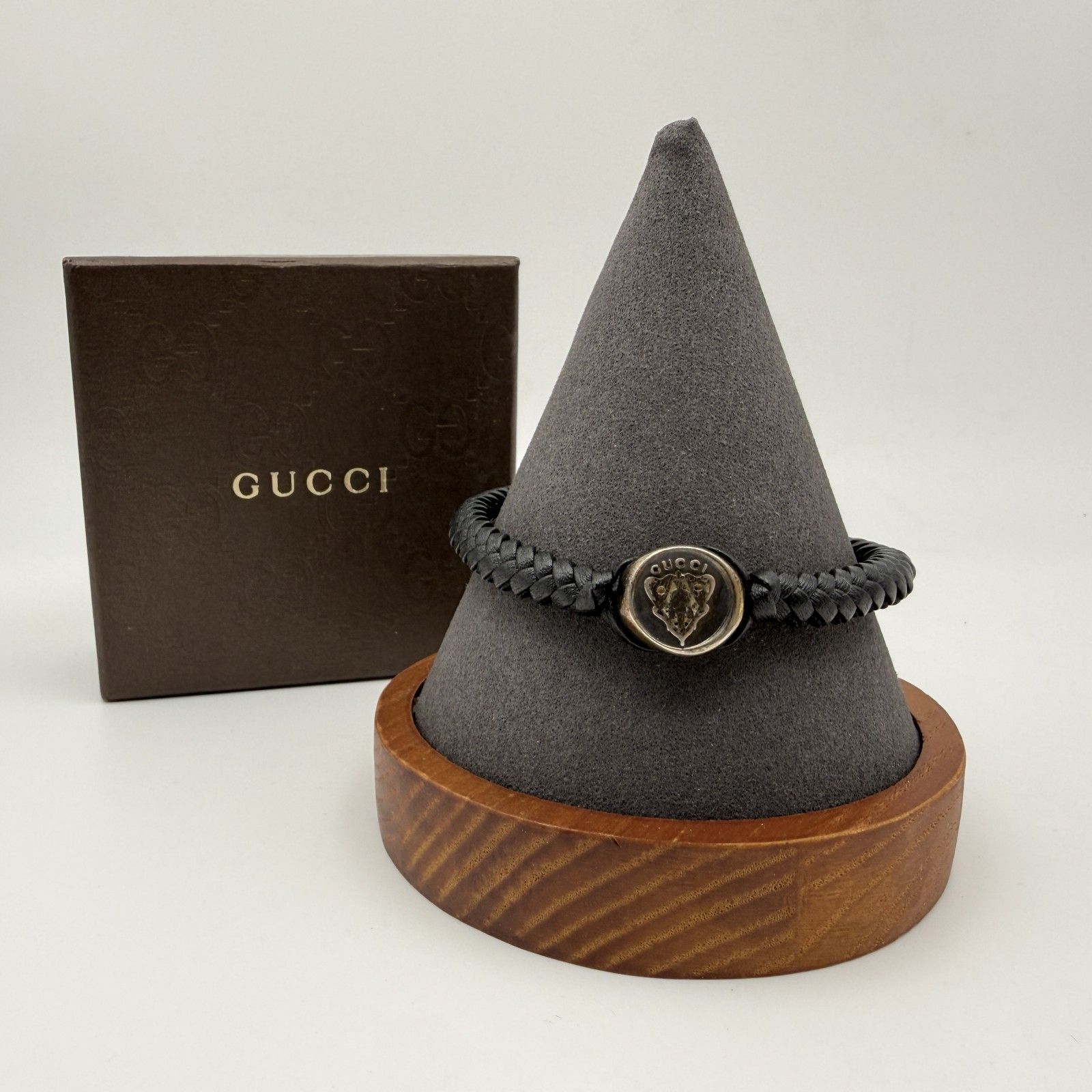 GUCCI（グッチ）クレストエンブレム 編み込みレザーブレスレット Ag925