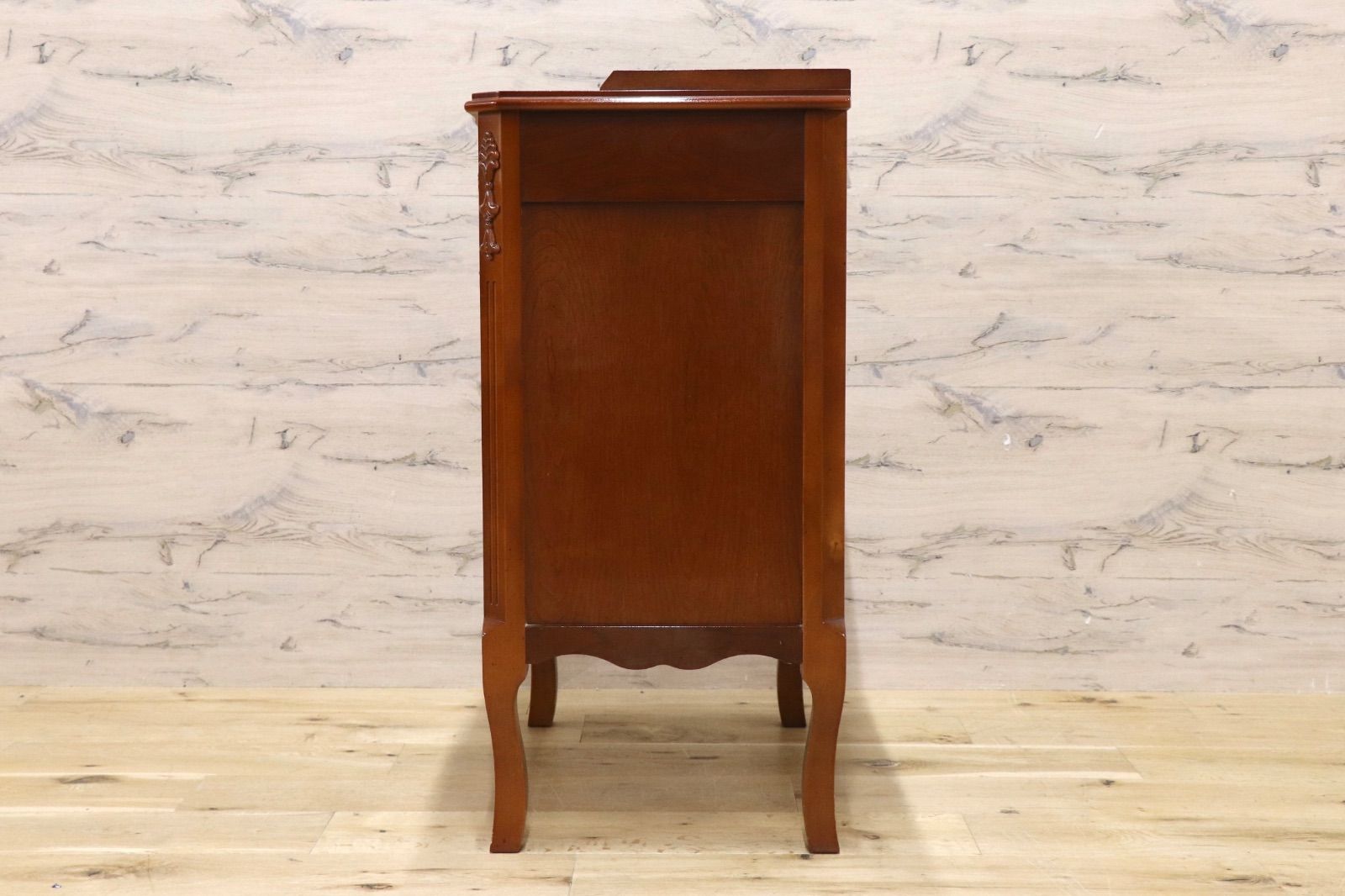 GMIK915C○Lynn Hollyn / リンホーリン ナイトテーブル コンソール