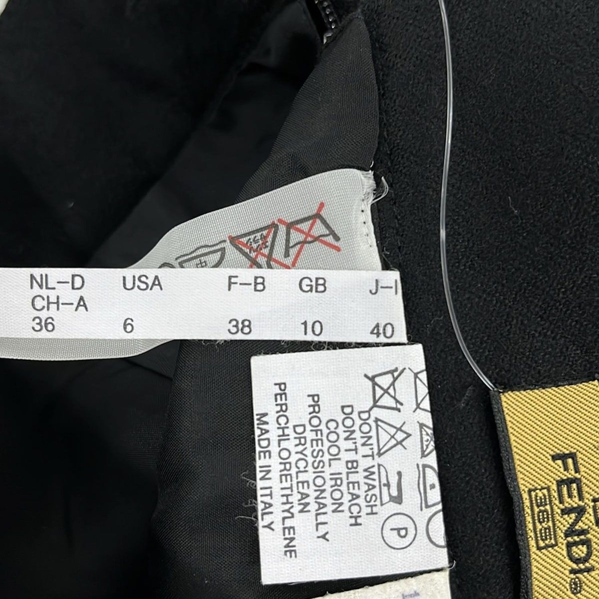 FENDI(フェンディ) スカート サイズ40 M レディース美品 - 黒 ひざ丈