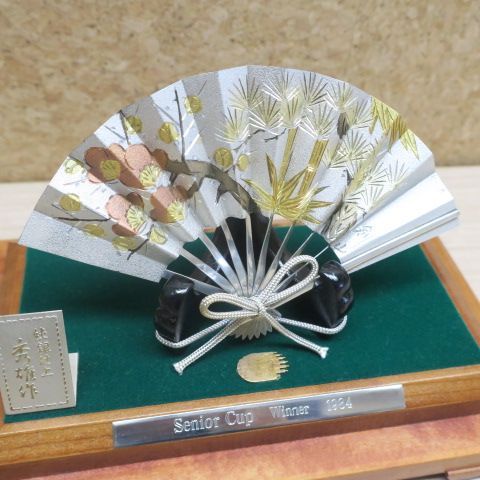 秀雄作 剣山 扇子 純銀仕上 ガラスケース入り - メルカリ
