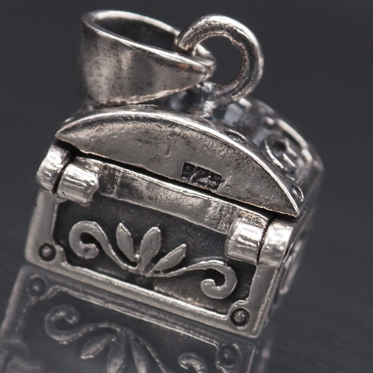 J809 ヴィンテージ 925刻印 ペンダント トップ ロケット 宝箱