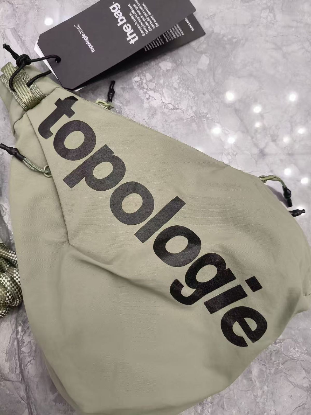 topologie Sling トライアングル メッセンジャーバッグ スモール