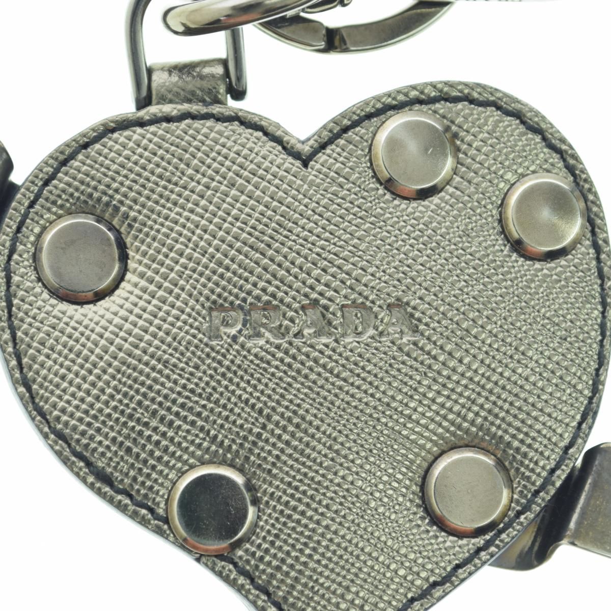 PRADA】SAFFIANO サフィアーノ ハート チャームキーホルダー - メルカリ