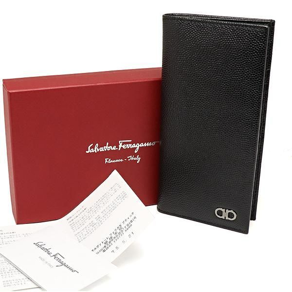 新品同様 サルヴァトーレフェラガモ ガンチーニ 二つ折り長財布 直営店