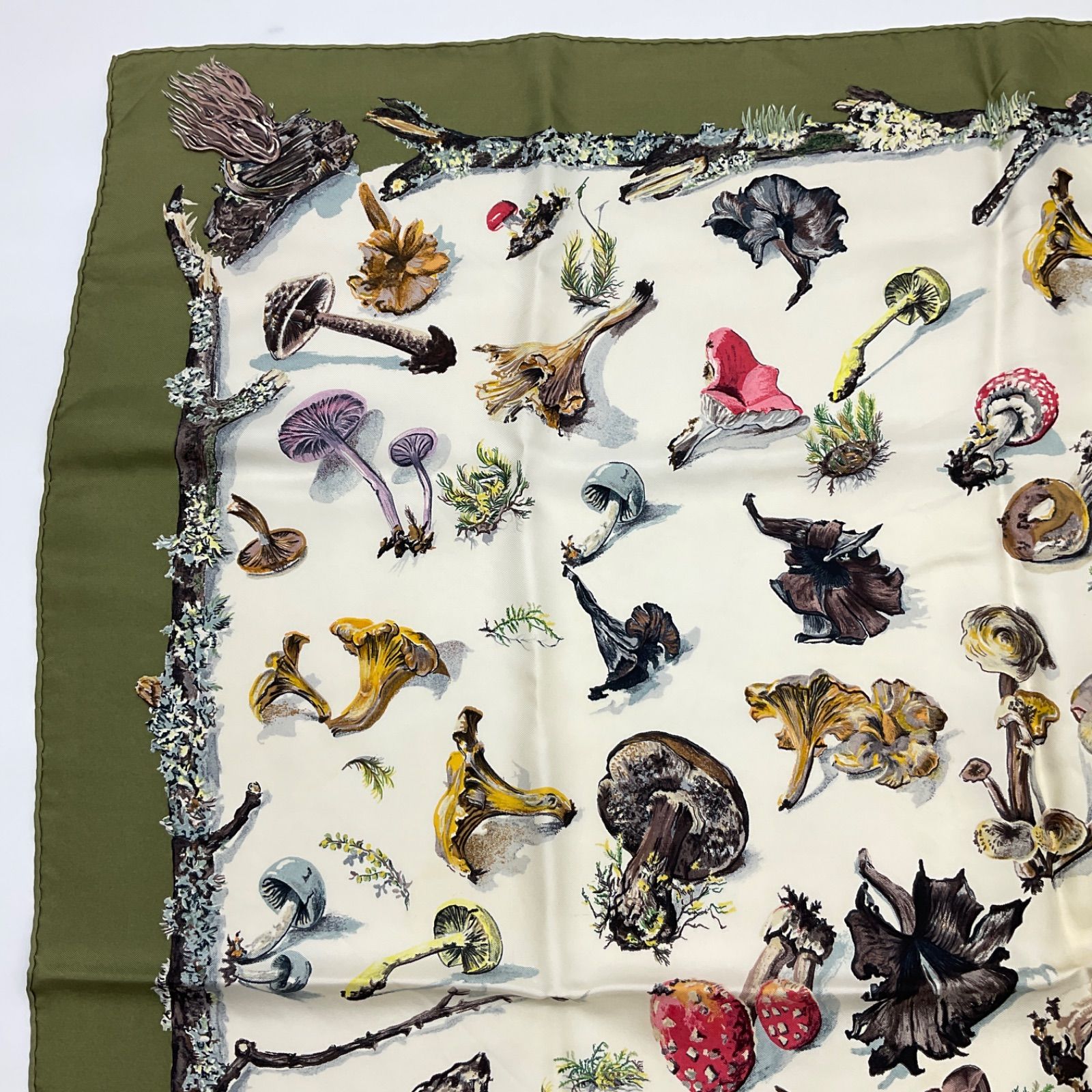 HERMES エルメス カレ90 スカーフ シャンピニオン きのこ グリーン系