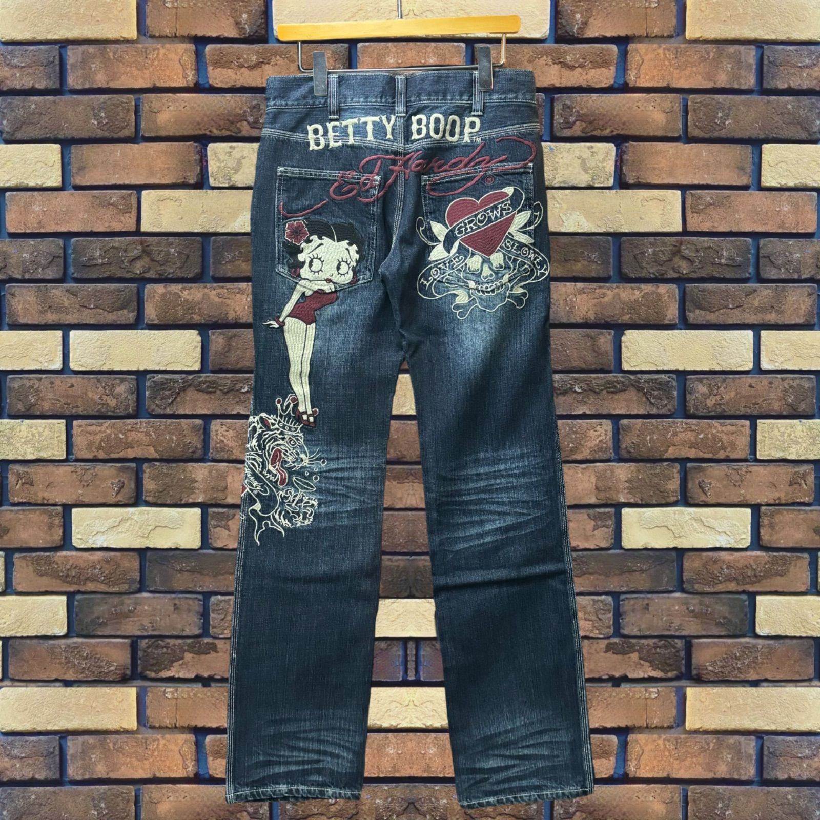 Ed Hardy×BETTYコラボ】刺繍デニムパンツ エド・ハーディー ベティ