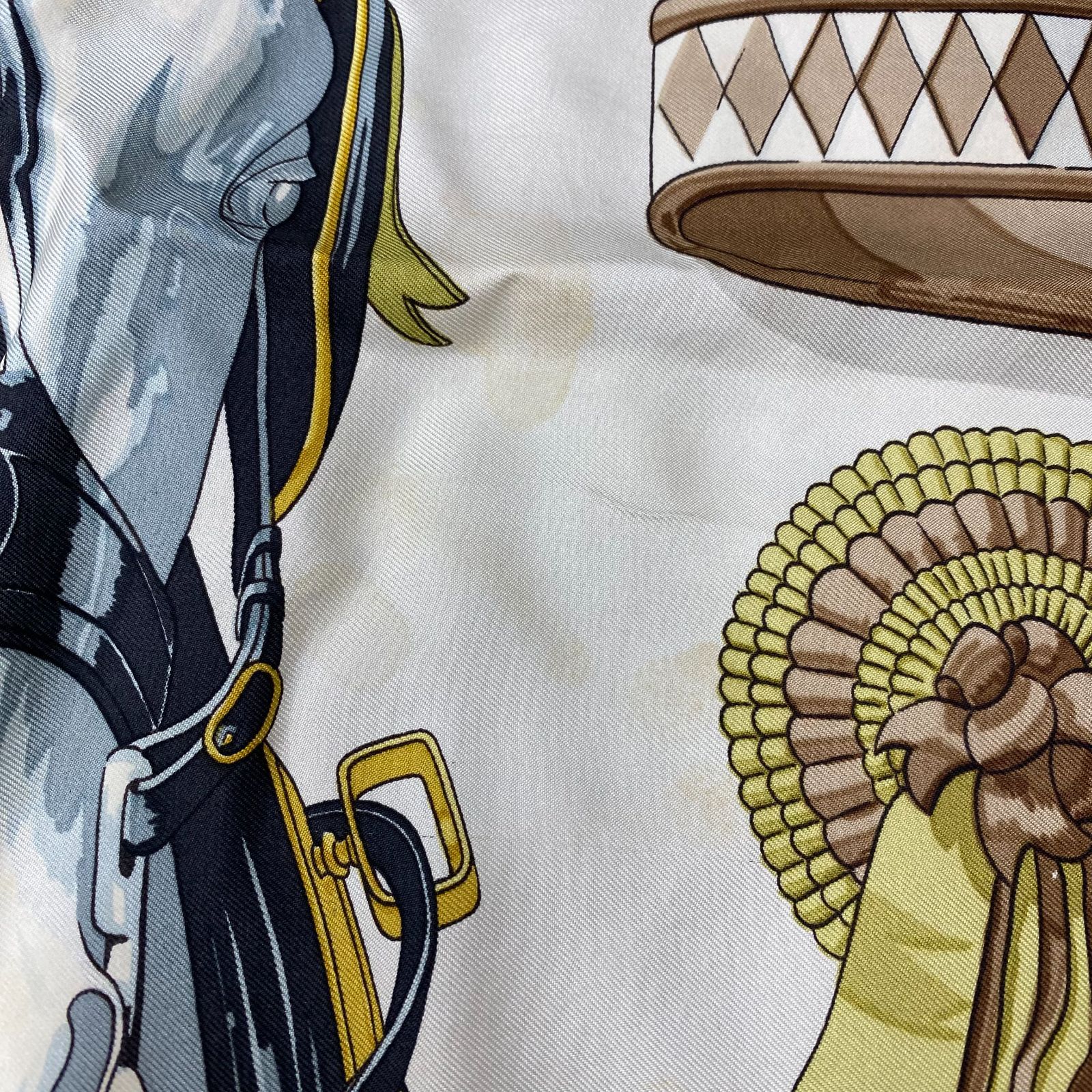 HERMES エルメス カレ 90 Frontaux et Cocardes 前面ロゼット 記章